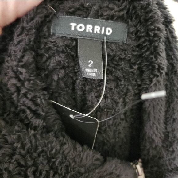 TORRID Black White Varsity Vegan FUR BOMBER JACKET plus‎ size 2 2X new!! - Picture 4 of 11